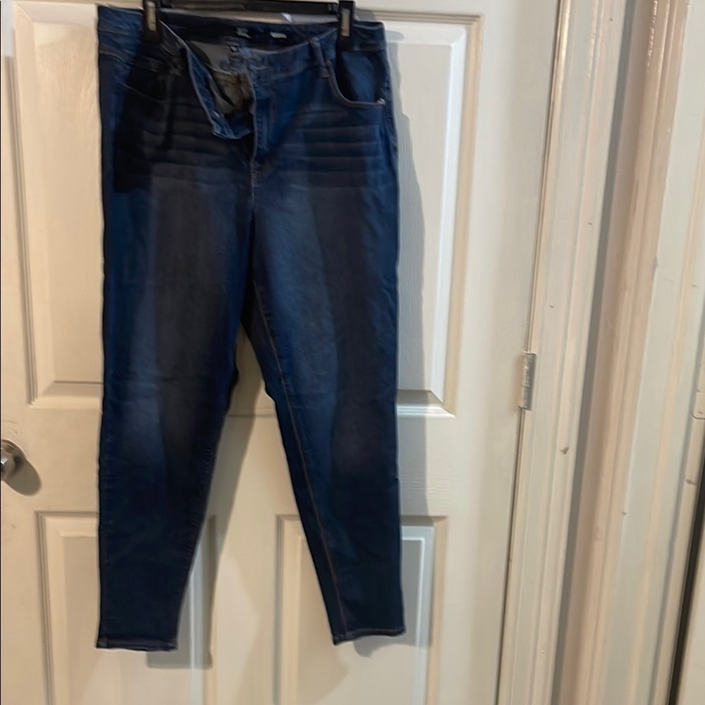 Stylish Dark Blue Skinny Jeans for Women